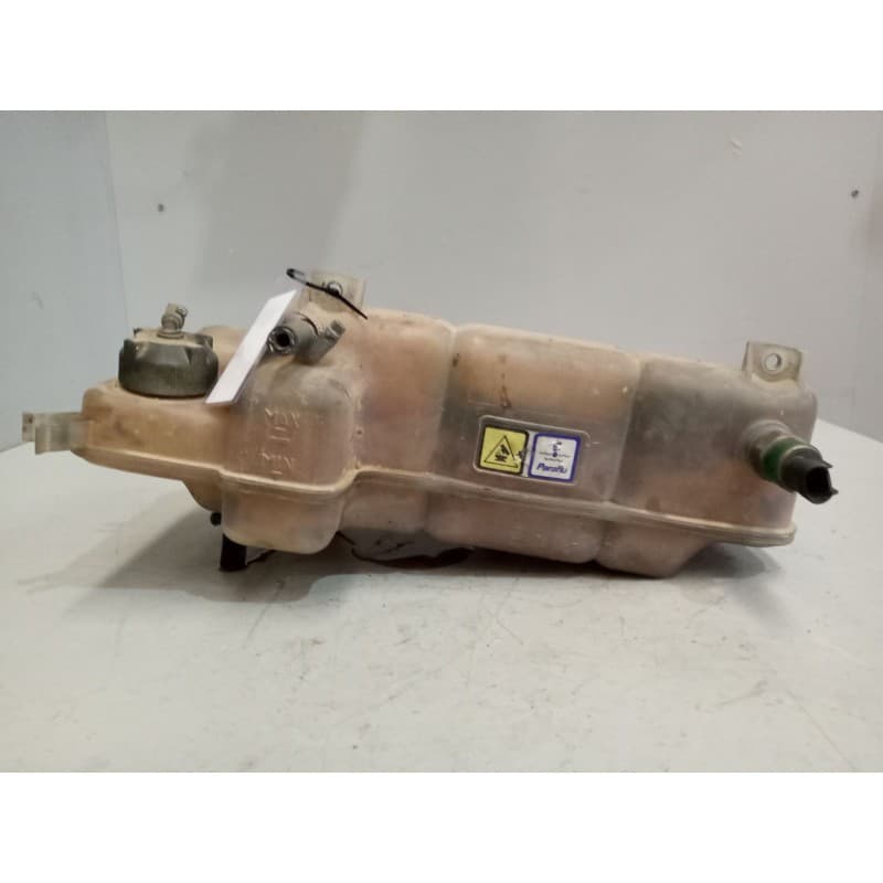 Recambio de deposito expansion para iveco a65c18/wing referencia OEM IAM 504136607 - Blanco 4