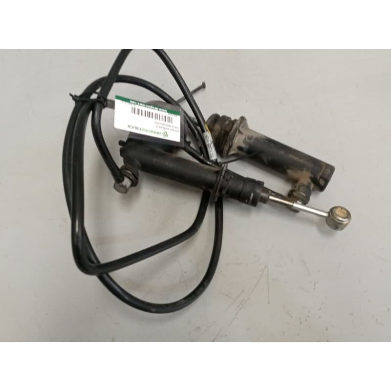 Recambio de bombin embrague para iveco a65c18/wing referencia OEM IAM 513007110 - Blanco