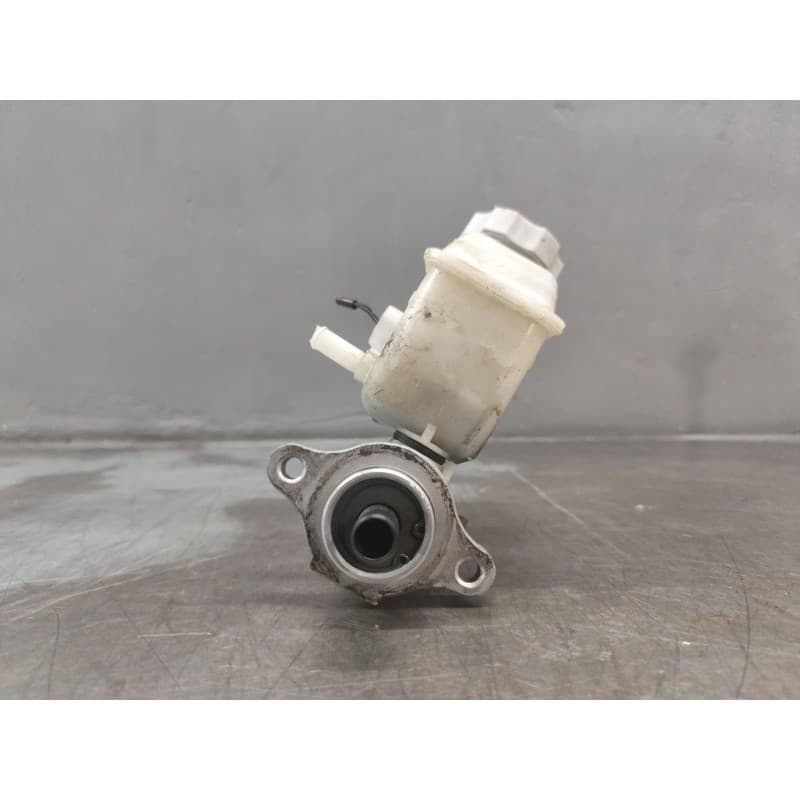 Recambio de bomba freno para hyundai accent (mc) gl referencia OEM IAM - Blanco 3