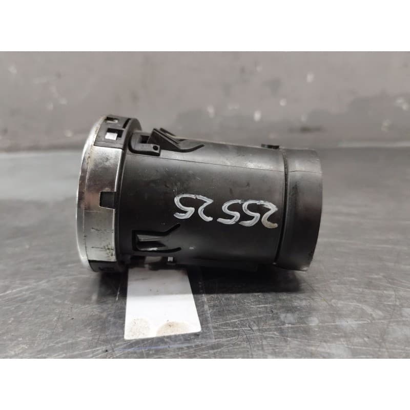 Recambio de aireador para peugeot 308 confort referencia OEM IAM 9658515377 - Blanco 2