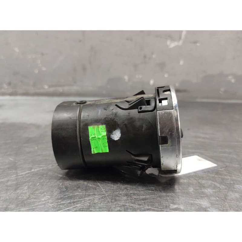 Recambio de aireador para peugeot 308 confort referencia OEM IAM 9658515377 - Blanco 4
