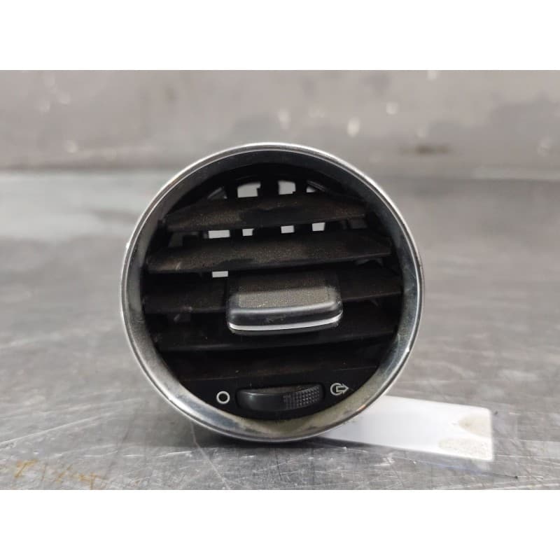 Recambio de aireador para peugeot 308 confort referencia OEM IAM 9658515377 - Blanco 5