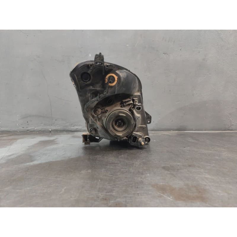 Recambio de faro izquierdo para volkswagen passat berlina (3b3) referencia OEM IAM 2