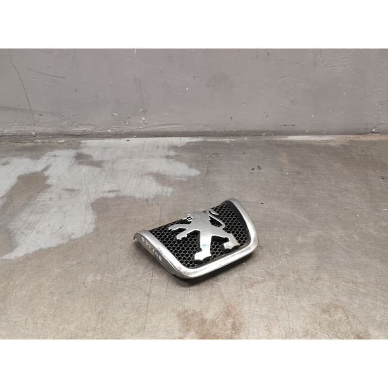 Recambio de emblema para peugeot partner (s2) totem referencia OEM IAM 9644759077