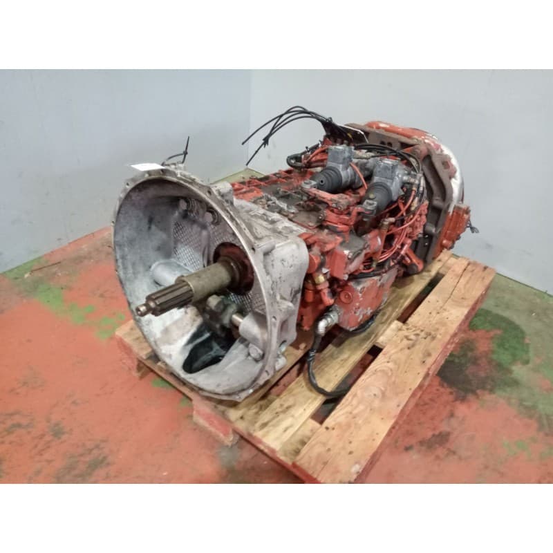 Recambio de caja cambios para iveco stergo e referencia OEM IAM 1304054460 504024451 - Blanco