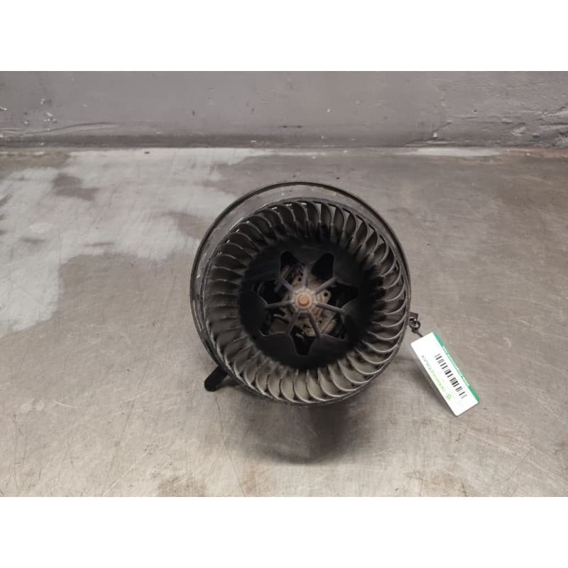 Recambio de ventilador calefaccion para bmw 1 (e81) 118 d referencia OEM IAM 20689117 - Negro 3