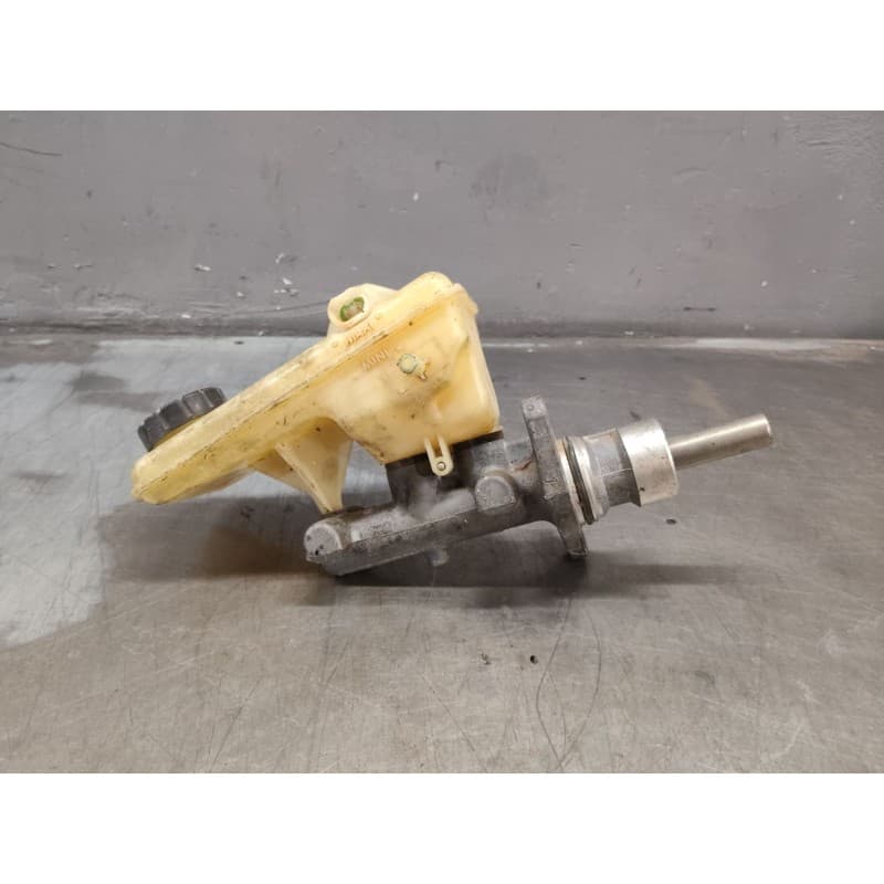 Recambio de bomba freno para nissan primastar (x83) referencia OEM IAM 320670082 - Blanco 2