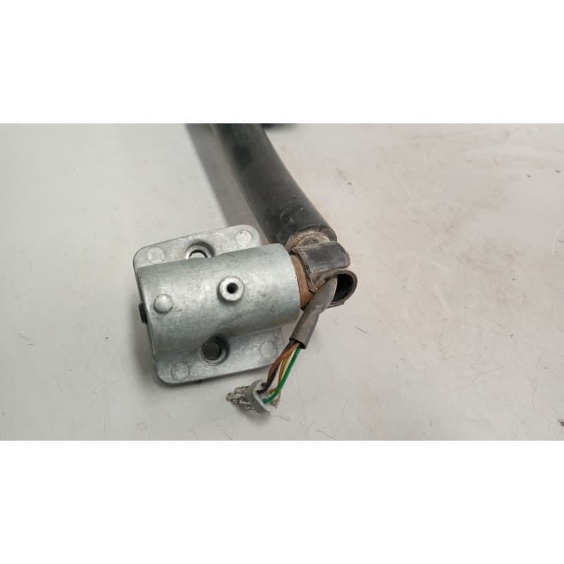 Recambio de brazo retrovisor derecho para nissan atleon 140 referencia OEM IAM 3