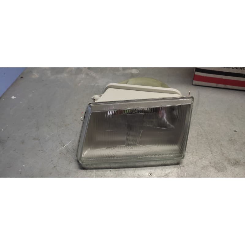Recambio de faro izquierdo para peugeot 309 srd referencia OEM IAM  NUEVO