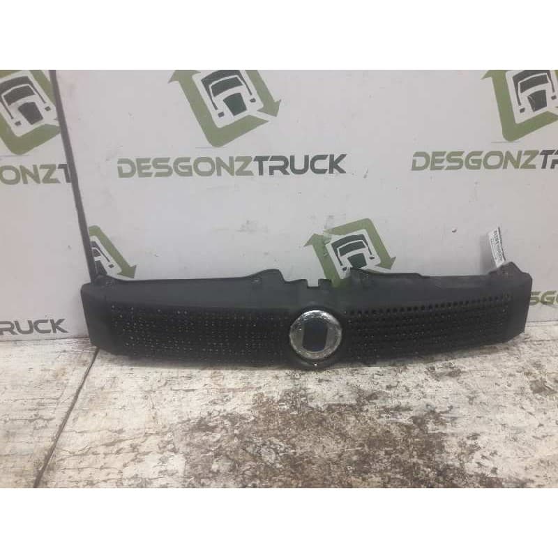 Recambio de rejilla delantera central para fiat panda (169) 1.1 8v referencia OEM IAM - Blanco