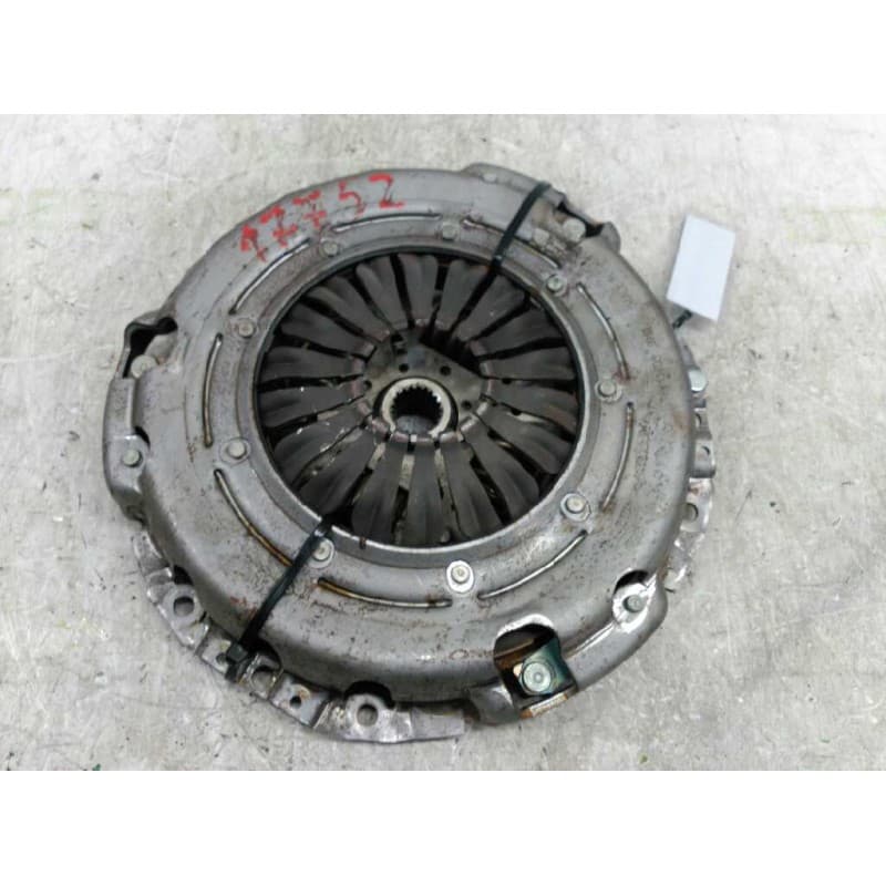 Recambio de kit embrague para nissan primastar autobús (x83) dci 140 referencia OEM IAM - Blanco