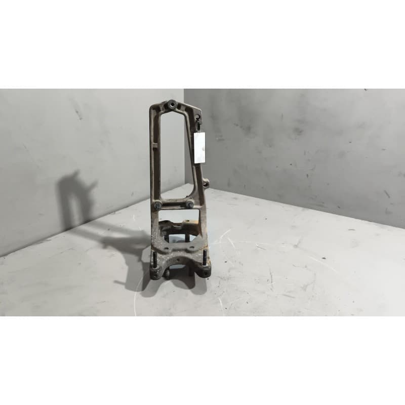 Recambio de soporte para renault serie t 12.8 diesel referencia OEM IAM 21658350 2