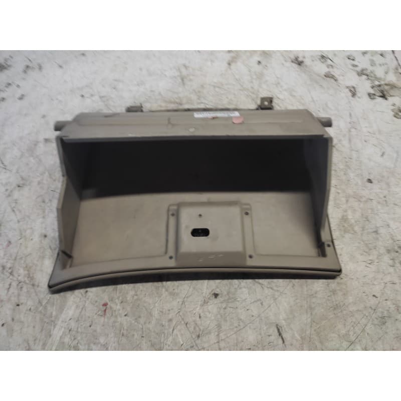 Recambio de guantera para nissan terrano/terrano.ii (r20) avenue referencia OEM IAM - Blanco