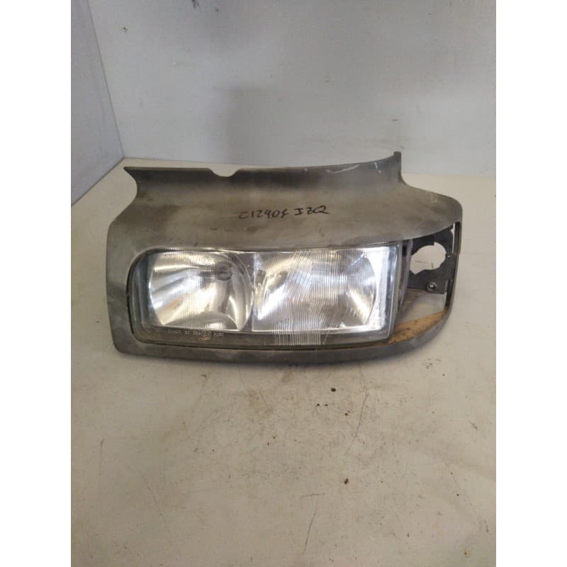 Recambio de faro izquierdo para renault hd 340.18 / 26 premium e2 referencia OEM IAM - Amarillo
