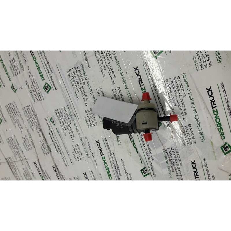 Recambio de bomba limpia para seat ibiza (6k) básico referencia OEM IAM 1H6955651 - Rojo 2