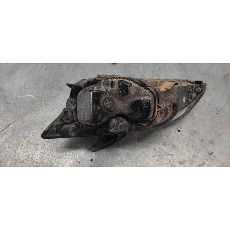 Recambio de faro derecho para ford focus berlina (cap) 1.4 16v cat referencia OEM IAM 2