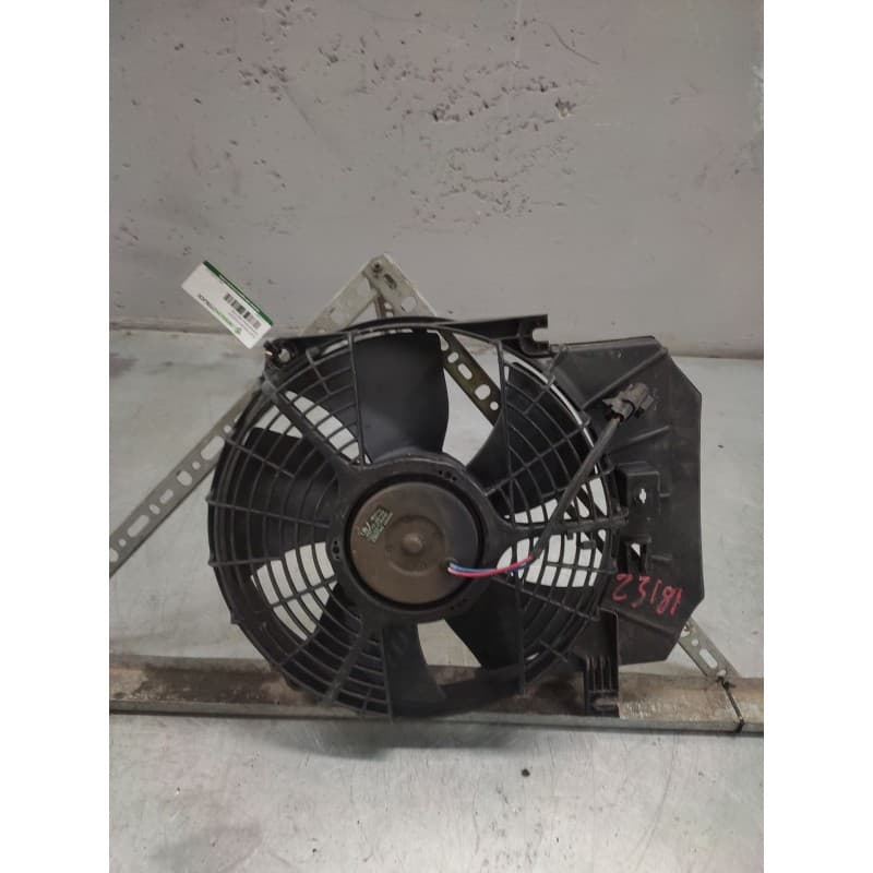 Recambio de electroventilador para ssangyong rexton 290 referencia OEM IAM 8821008120 - Negro