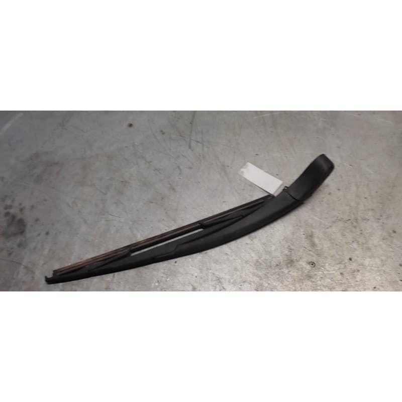Recambio de brazo limpia trasero para renault clio iii authentique referencia OEM IAM - Rojo