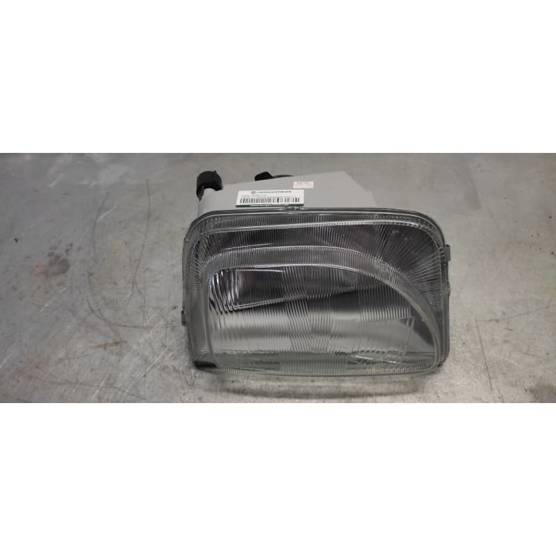 Recambio de faro derecho para renault rapid/express (f40) 1.2 referencia OEM IAM  NUEVO