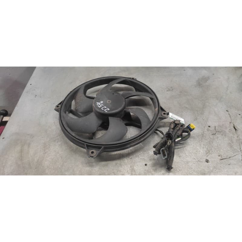 Recambio de electroventilador para citroën xsara picasso 1.6 16v hdi referencia OEM IAM - Verde