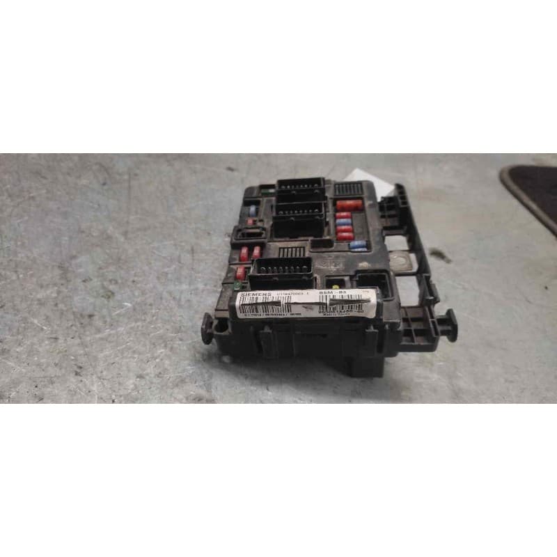 Recambio de caja reles / fusibles para peugeot 307 (s1) xs referencia OEM IAM 9650618480 2