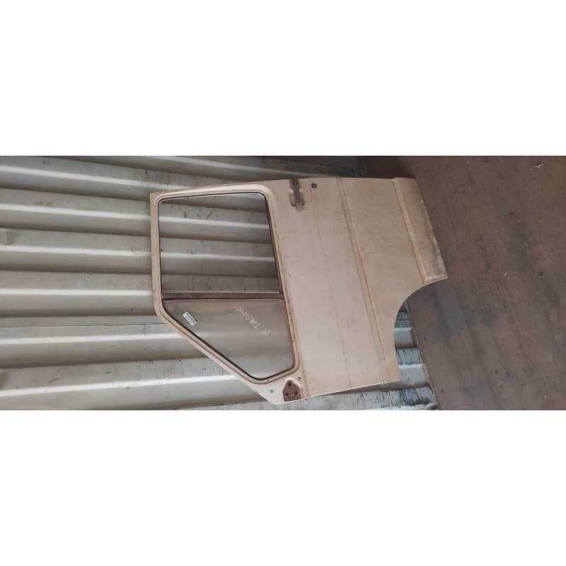 Recambio de puerta delantera izquierda para renault trafic 1.6 referencia OEM IAM