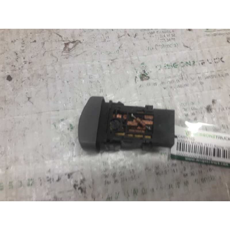 Recambio de warning para nissan micra (k11) alpine (1996) referencia OEM IAM 06012 8 PINS