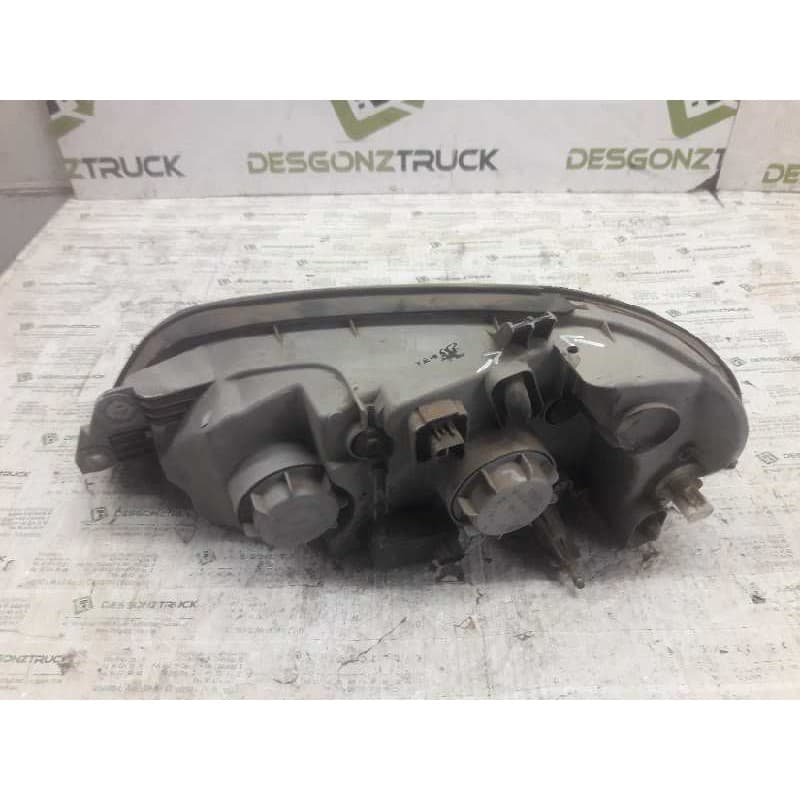 Recambio de faro derecho para kia carnival td ls referencia OEM IAM 3