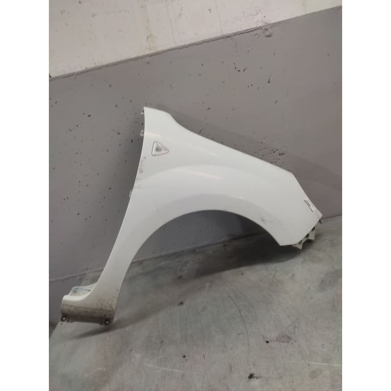 Recambio de aleta delantera derecha para renault kangoo dynamique referencia OEM IAM - Blanco