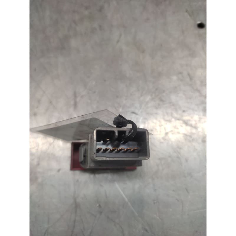 Recambio de warning para daewoo nubira berlina cdx referencia OEM IAM  8 PINS - Azul 2