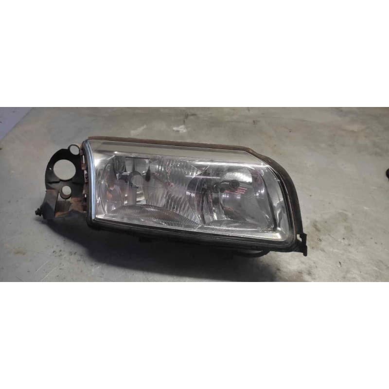 Recambio de faro derecho para volvo s80 berlina 2.4 (103kw) referencia OEM IAM   4 PINS - Blanco