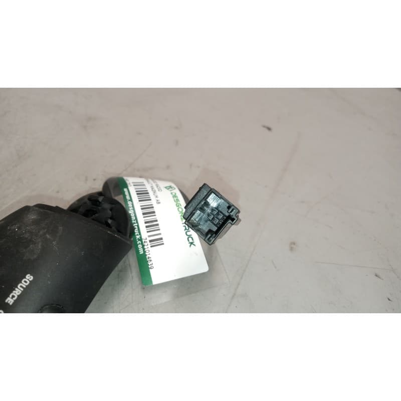 Recambio de mando radio para renault magnum ab diesel referencia OEM IAM 7421014639 - Blanco 2