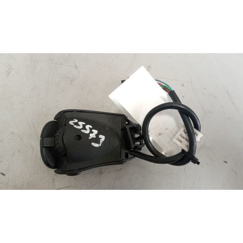Recambio de mando radio para renault magnum ab diesel referencia OEM IAM 7421014639 - Blanco 3