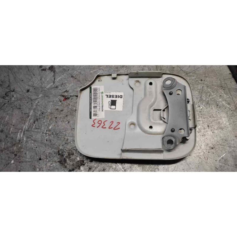 Recambio de tapa exterior combustible para dacia sandero referencia OEM IAM - Blanco 2