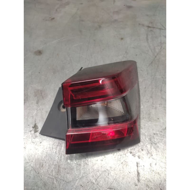 Recambio de piloto trasero derecho para nissan juke (f16) acenta referencia OEM IAM - Gris