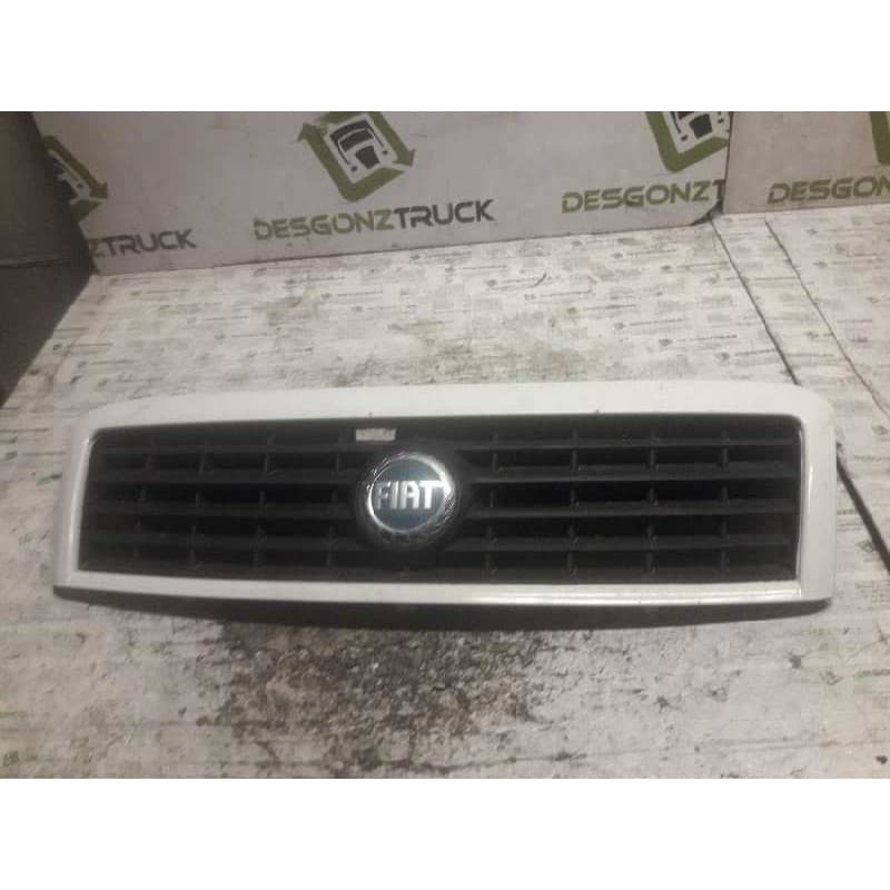Recambio de rejilla delantera central para fiat doblo active referencia OEM IAM - Blanco