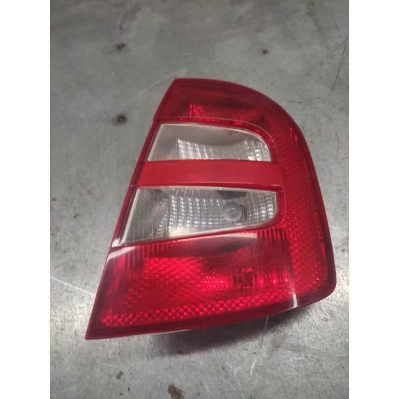 Recambio de piloto trasero derecho para skoda fabia (6y2/6y3) classic referencia OEM IAM - Blanco