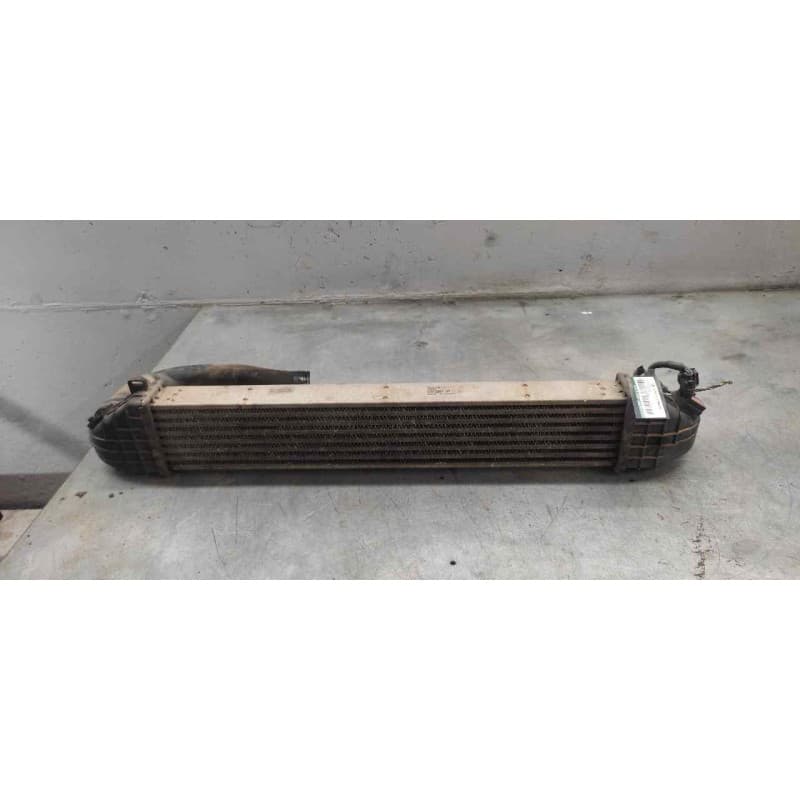 Recambio de intercooler para volvo c30 d5 kinetic referencia OEM IAM 30741631 - Negro