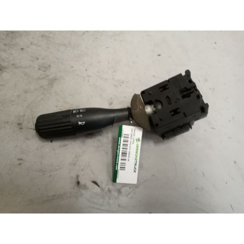 Recambio de mando limpia para daf serie lf45 desde 06 referencia OEM IAM 1405323 - Amarillo