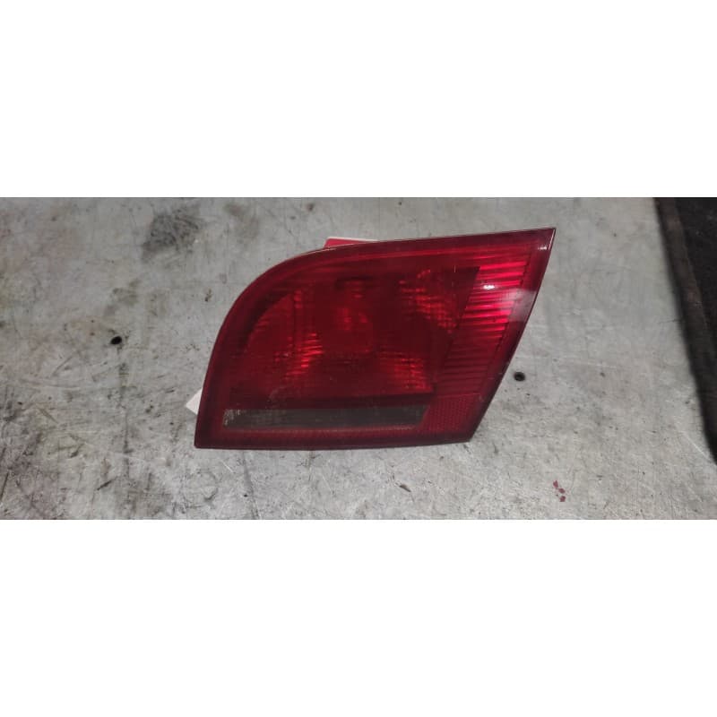 Recambio de piloto trasero derecho interior para audi a3 (8p) referencia OEM IAM   3 PINS - Azul
