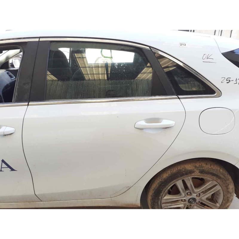 Recambio de puerta trasera izquierda para kia ceed concept referencia OEM IAM - Blanco