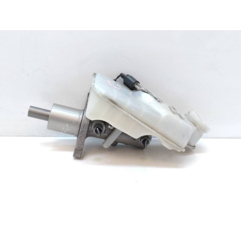 Recambio de bomba freno para ford kuga (cbv) trend referencia OEM IAM 158M8