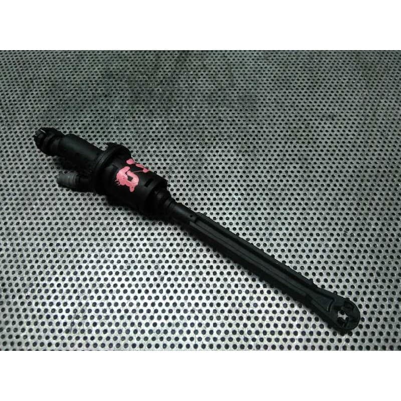 Recambio de bomba embrague para citroën c4 berlina 1.4 16v referencia OEM IAM