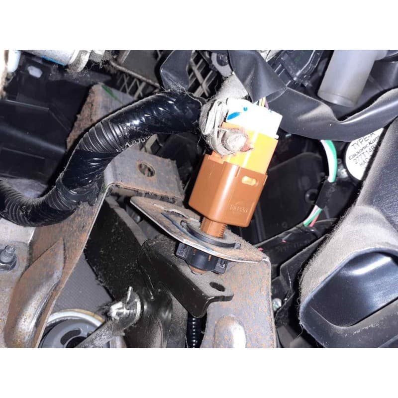 Recambio de sensor freno para nissan qashqai (j11) 360 referencia OEM IAM - Blanco