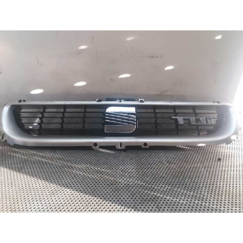 Recambio de rejilla delantera para seat toledo (1l) se referencia OEM IAM - Verde