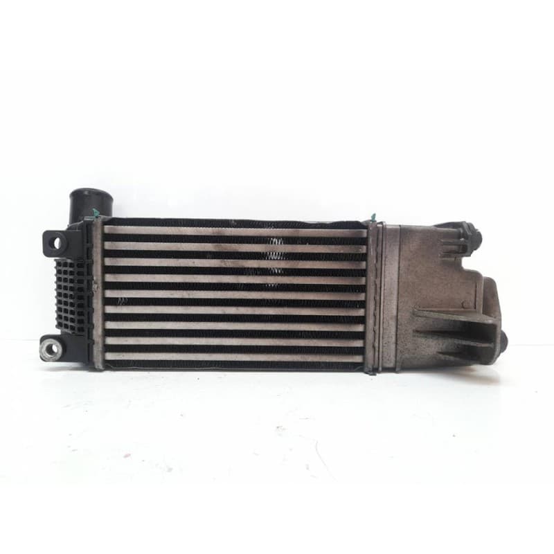 Recambio de intercooler para toyota auris active referencia OEM IAM ON150 - Negro 3