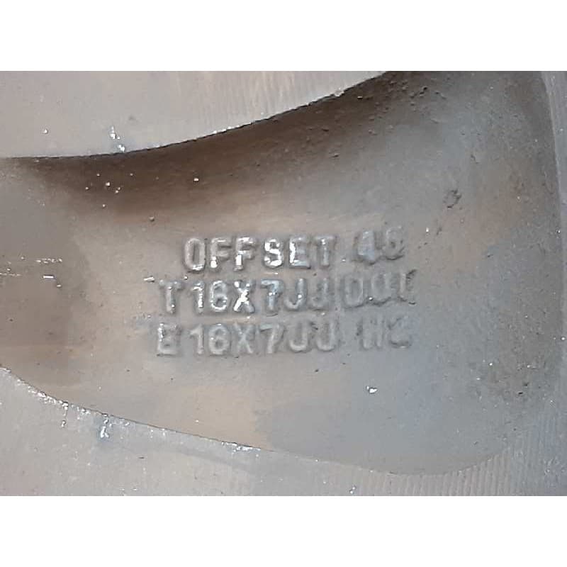 Recambio de llanta para kia sorento 2.5 crdi ex referencia OEM IAM E16X7JJH2 2