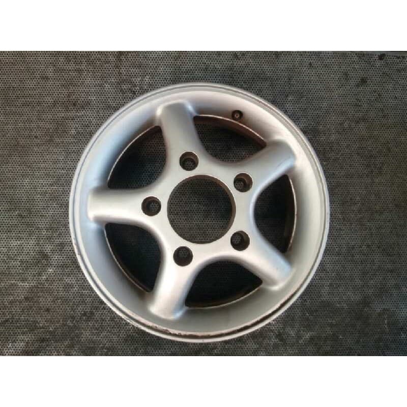Recambio de llanta para tata safari referencia OEM IAM  102710