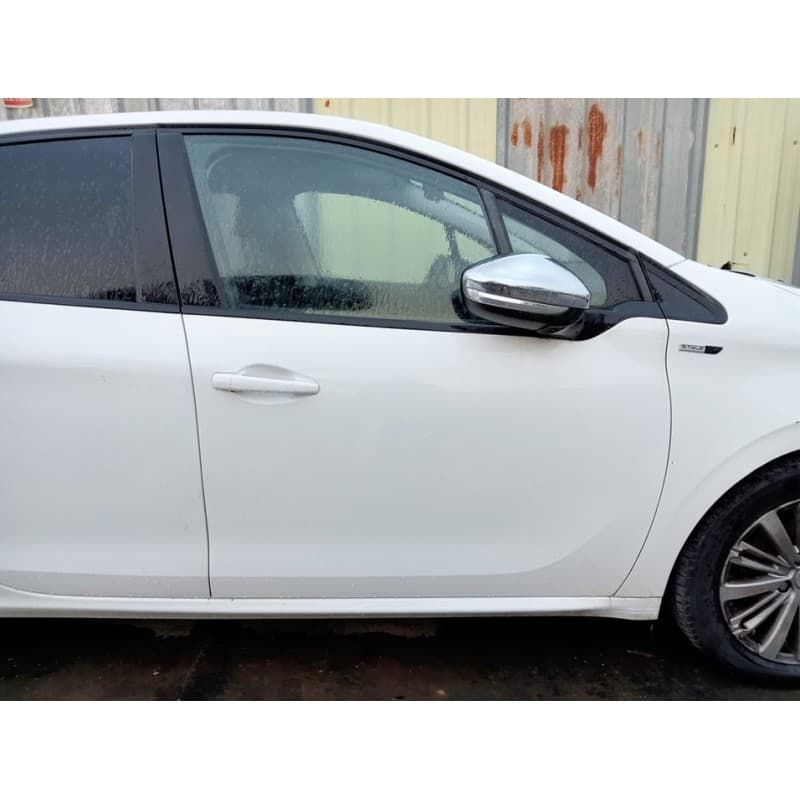 Recambio de puerta delantera derecha para peugeot 208 style referencia OEM IAM - Blanco