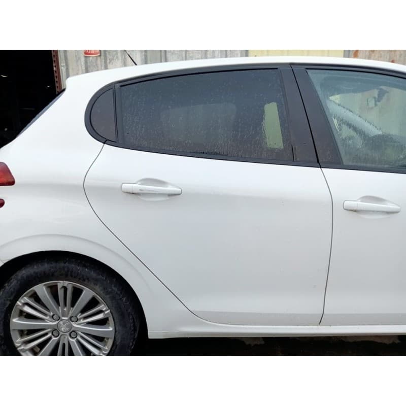 Recambio de puerta trasera derecha para peugeot 208 style referencia OEM IAM - Blanco